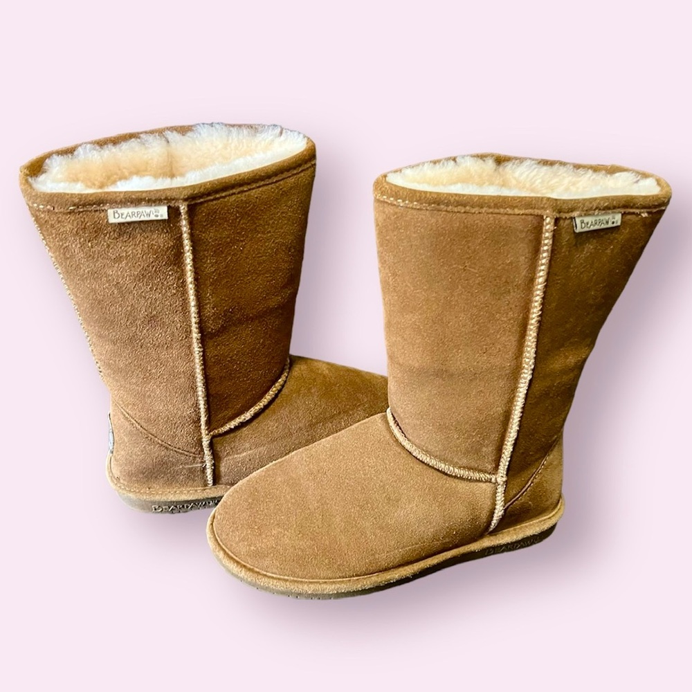 NEW BearPaw Boots, Women’s size 8, Tan Color, Tall, Lined, Fall Suede Boots